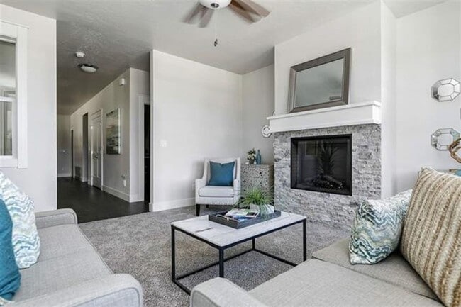 Building Photo - Beautiful condo in Star!!!