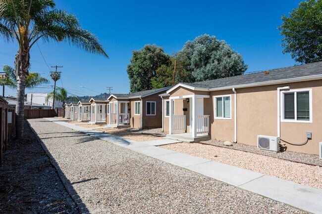 Building Photo - MCP - 811-823 Palm Ave.