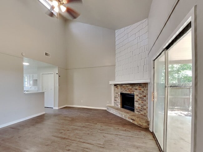 Building Photo - 16830 S Lighthouse Dr