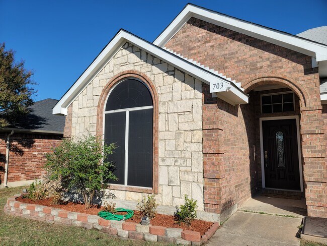 Foto del edificio - 703 Flagstone Way