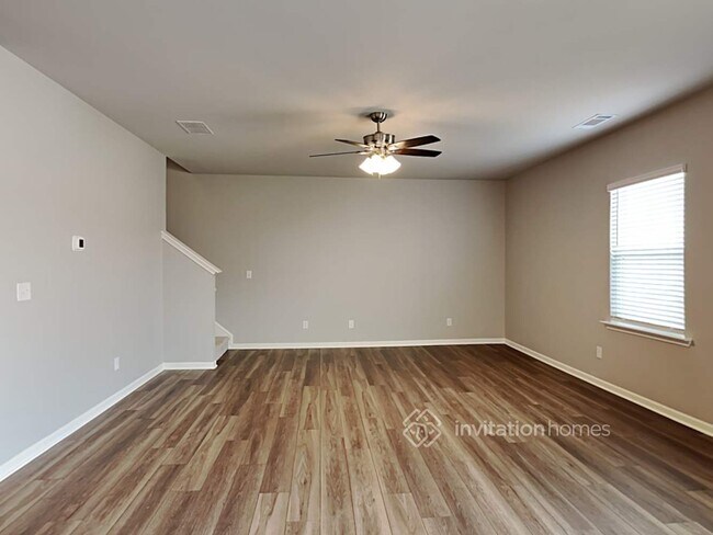 Building Photo - 348 Amsterdam Way