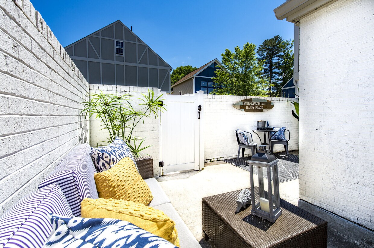 Halstead Beverly Townhomes Apartments in Beverly, MA