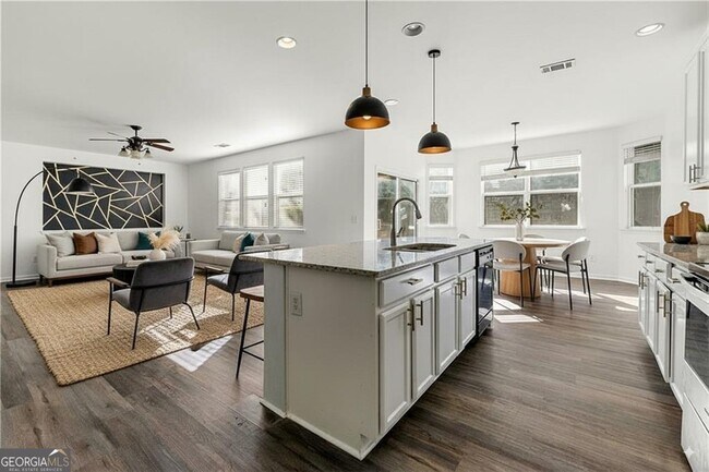 Building Photo - 1183 Lanier Springs Dr NE