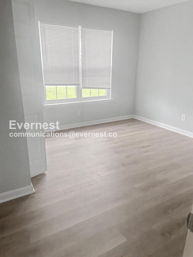 Foto del edificio - 3221 Lasalle St