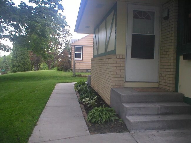 Foto del edificio - 3221 Indiana Ave N