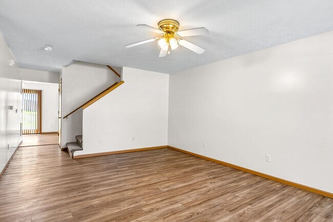 Foto del edificio - 503-503 Lakeshore Dr