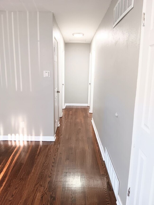 Foto del edificio - Just Listed! Updated Home – Move-In Ready