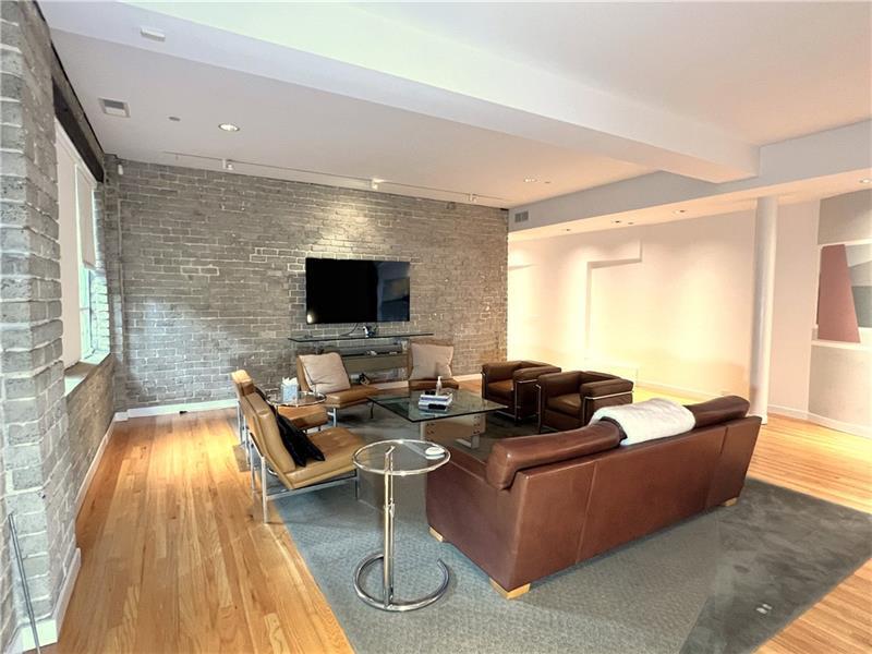 Foto principal - 905 Bernina Ave NE