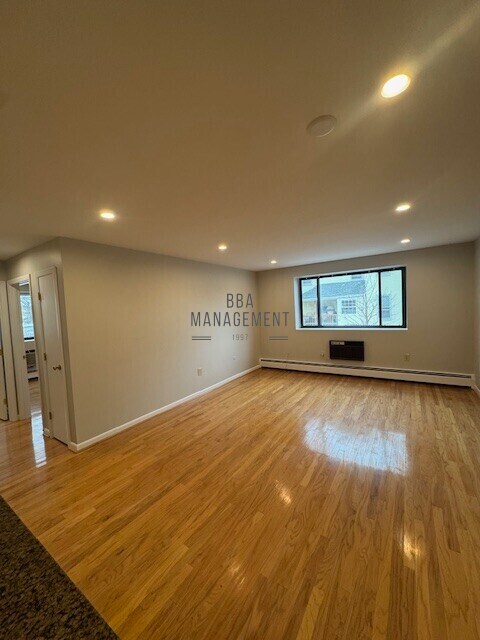 Foto del edificio - 28 Brentwood St