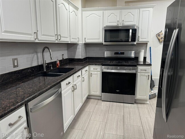 Foto del edificio - 5016 Mead St