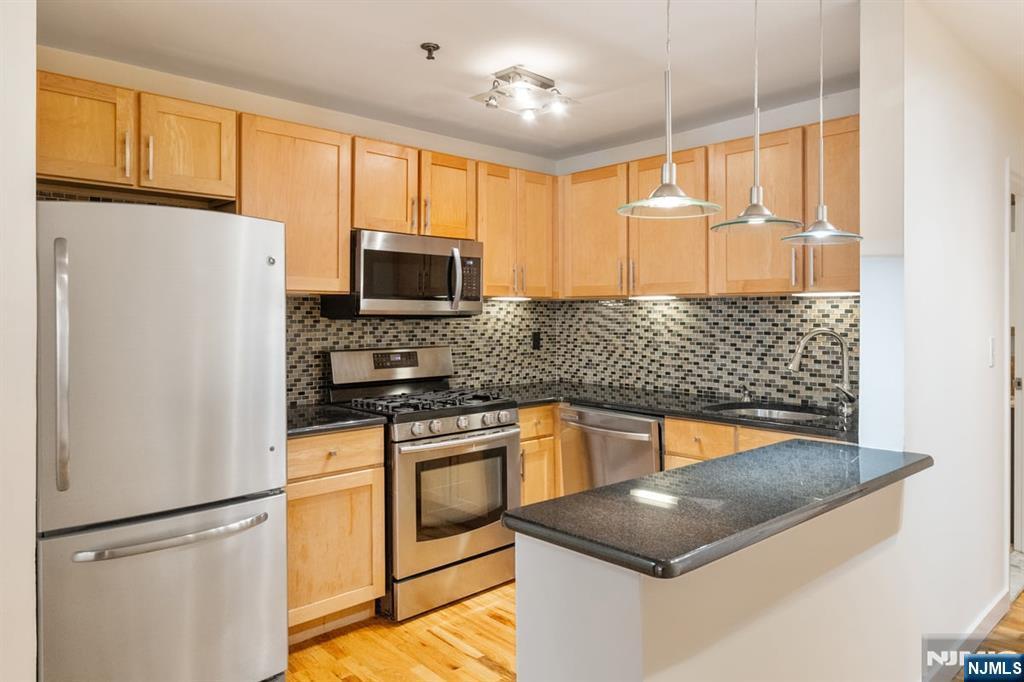 Foto principal - 1034 Clinton St