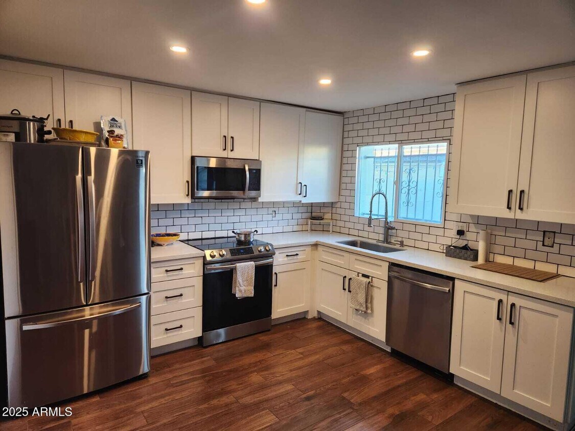 Foto principal - 1379 N 44th St