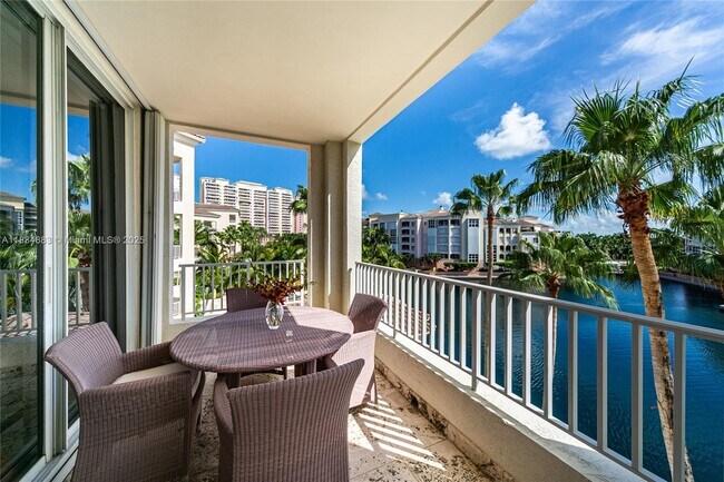 Foto del edificio - 707 Crandon Blvd