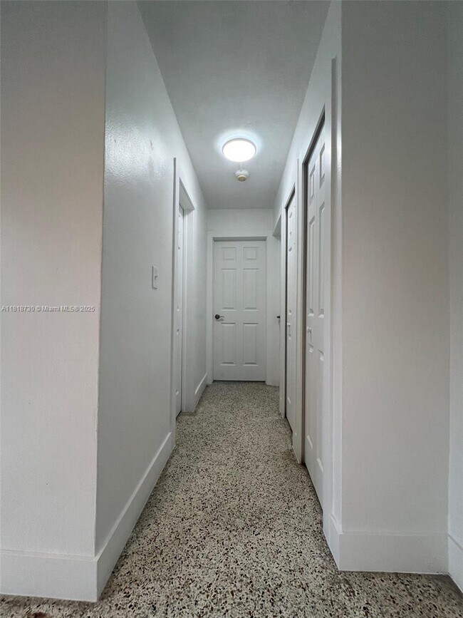 Foto del edificio - 1619 NW 1st St