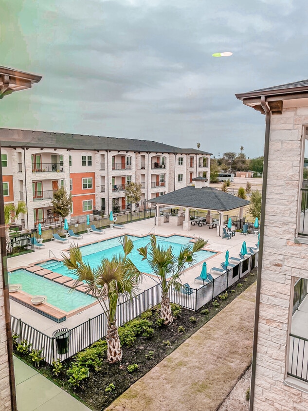 Foto principal - Avanti Legacy Valor Heights