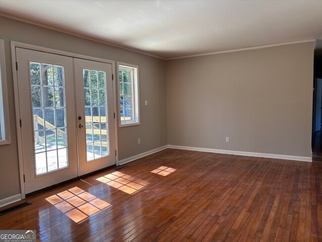 Building Photo - 224 Laramie Rd