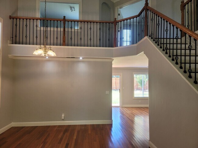 Foto del edificio - COMING SOON!!! Prime Sacramento Location!