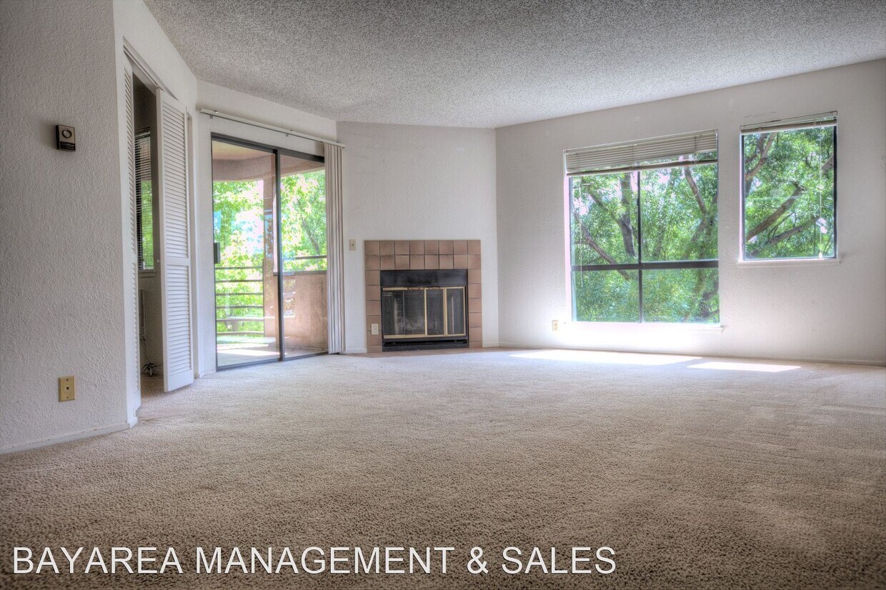 Primary Photo - 2 br, 1 bath House - 39199 Guardino Dr. 273