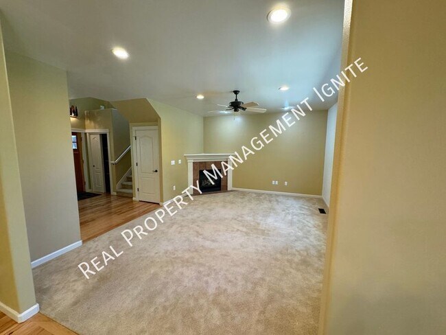 Foto del edificio - Immaculate Westside Home in the Pine Trees