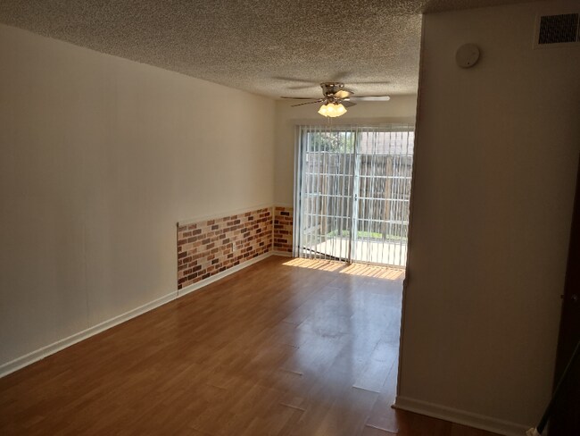 Building Photo - 209 Lancaster Ave