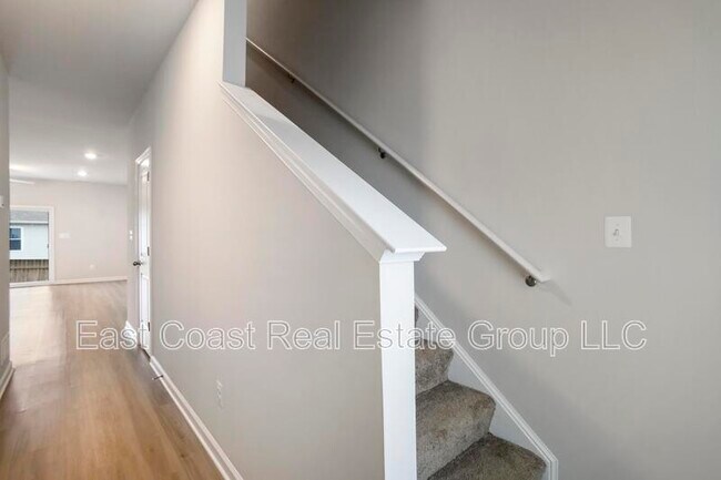 Building Photo - 124 Cramsford St