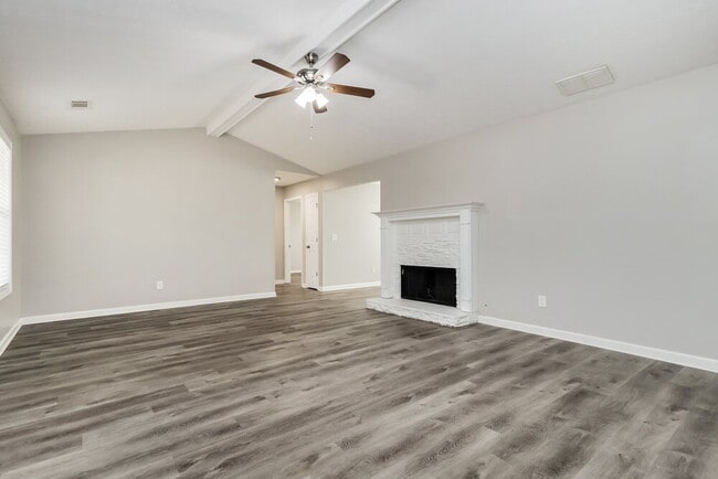 Building Photo - 335 Cattlemans Cir