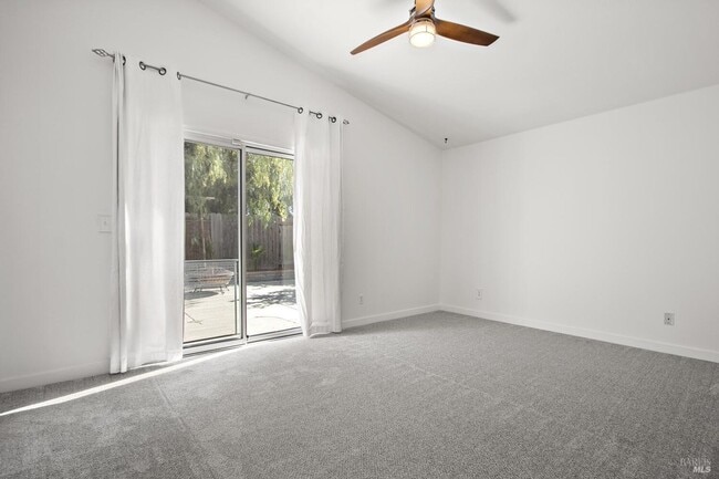 Building Photo - Beautiful Single Story Home