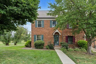 Building Photo - 214 Troon Ct