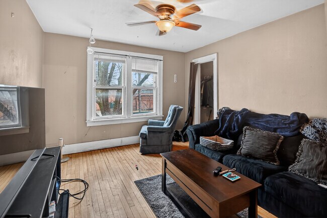 Foto del edificio - 822 E Dayton St