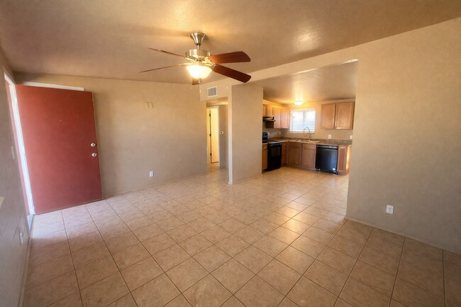 Building Photo - 2821 N Columbus Blvd