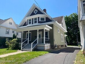 Building Photo - 2134 Fairview Ave