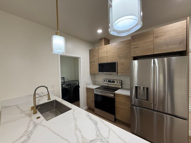 Foto del edificio - 5418-5420 Baja Drive