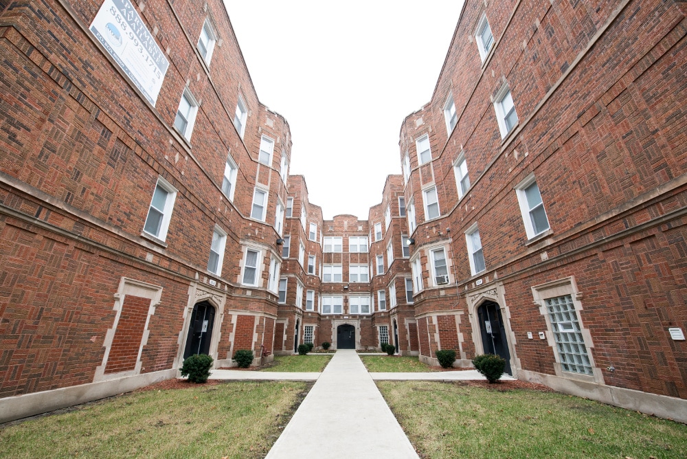 8000 S Paulina Apartments in Chicago, IL