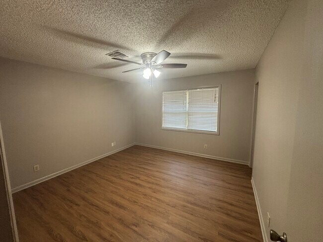 Foto del edificio - 24 Driftwood Cir