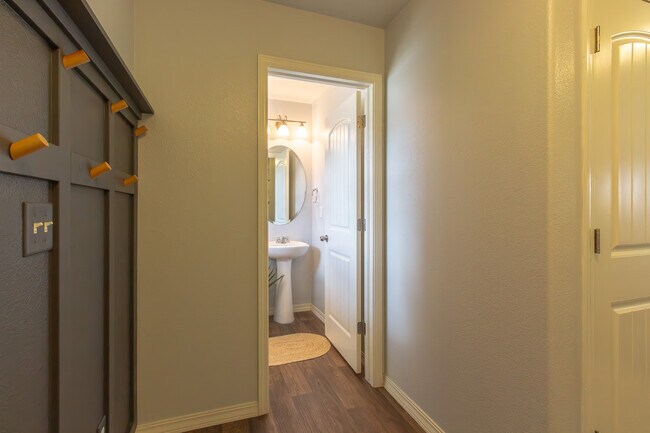 Foto del edificio - 9530 Ghost Flower Ln