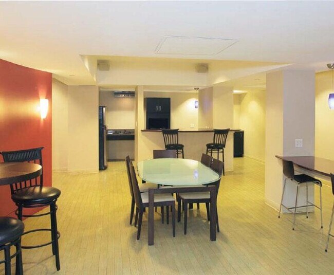 Foto del edificio - 2 bed/1.5 bath in Brookline