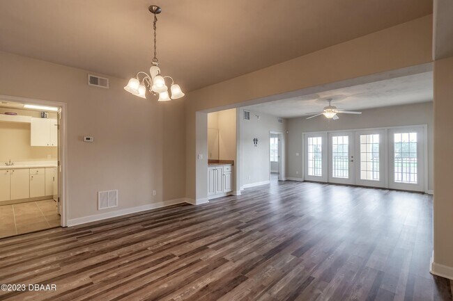 Building Photo - 424 Luna Bella Ln