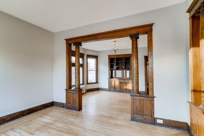 Foto del edificio - 1414 Golden Valley Rd