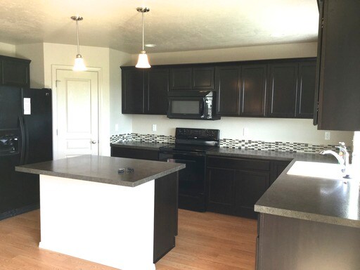 Building Photo - 243 W White Sands Dr