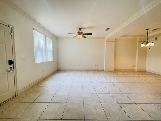 Building Photo - Spacious Two-Story Townhome-Bella Vista-2646 Bella Vista Dr Davenport FL 33897