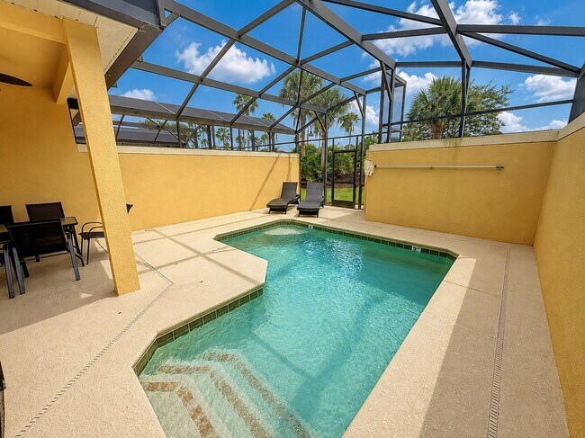 Foto del edificio - FURNISHED 4 bedroom townhome in Paradise Palms!