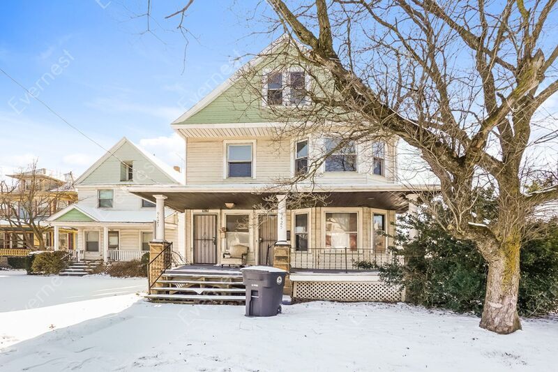 Primary Photo - 9423 Denison Ave