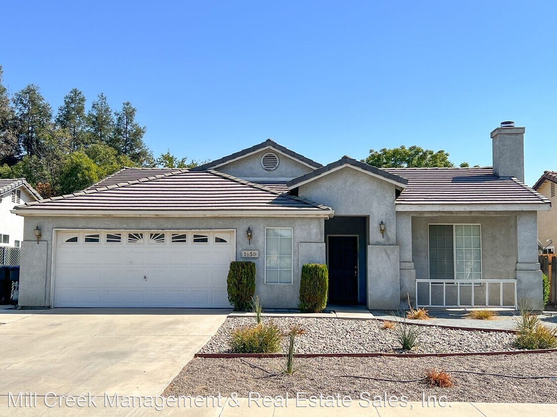 Foto principal - 3 br, 2 bath House - 1630 N. Shady
