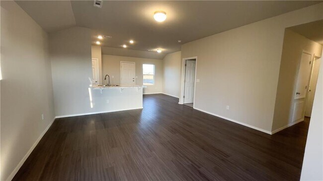 Building Photo - 1505 S Corsac St
