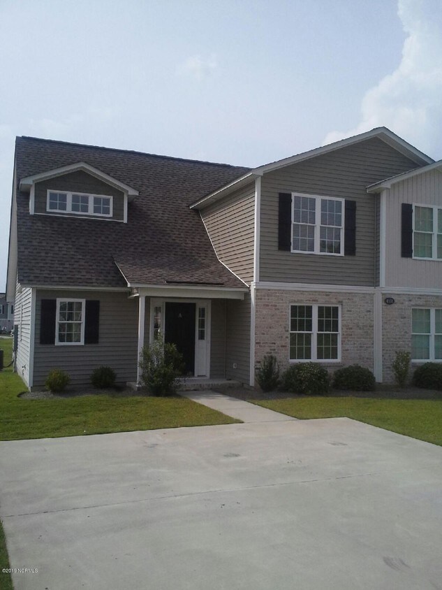 Primary Photo - 4101 Dixie Ct