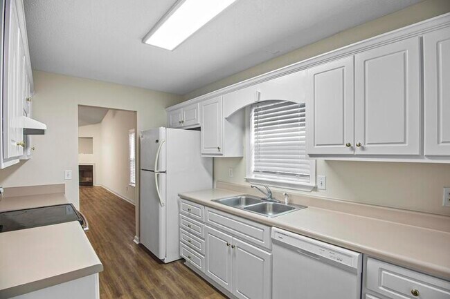 Foto del edificio - 2106 Abigail Ln SW