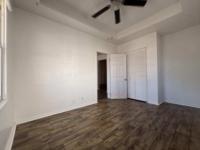 Foto del edificio - Available Now 1 bedroom 1 bathroom bungalow