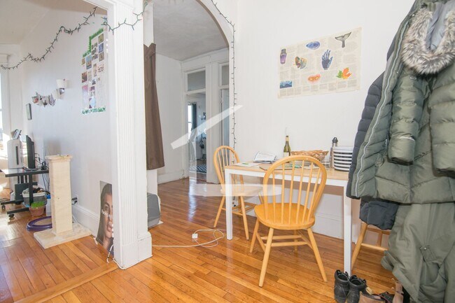 Building Photo - Unique BU Apartment