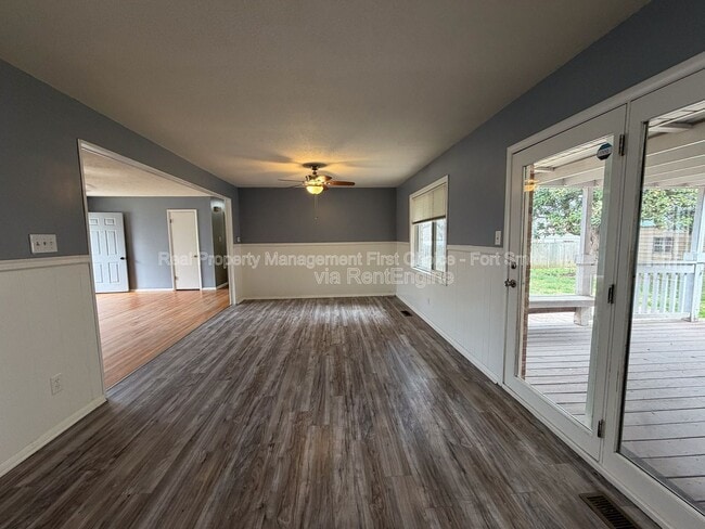 Building Photo - 1901 S 72nd St