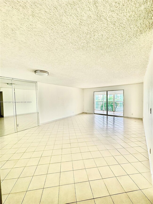 Building Photo - 141 SE 3rd Ave